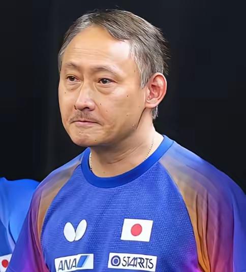 张本宇这个人，立场问题争议很大。但有一件事不得不承认。他会带孩子。儿