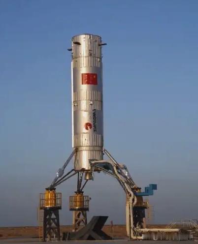 中国民企要改写航天规则了！朱雀三号今天中午的发射，绝不是一次普通升空，而是后