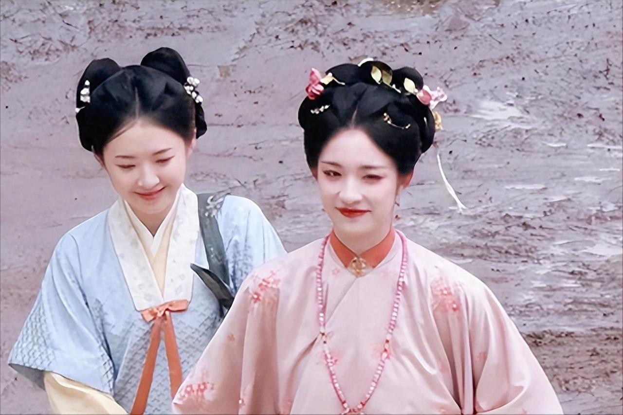 《花开锦绣》吴小姐脱身了！原来，这才是她偷学傅庭芸“敲门砖”的真相吴小姐走的