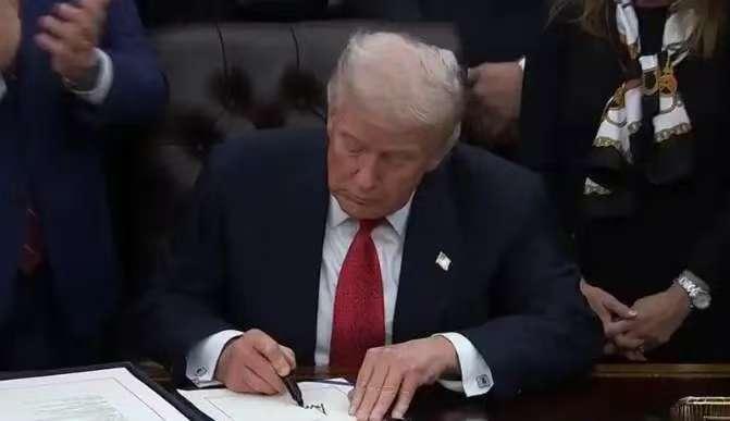 给脸不要脸，那就别来了！消息传得沸沸扬扬，特朗普原定于2026年4月的访华行程，