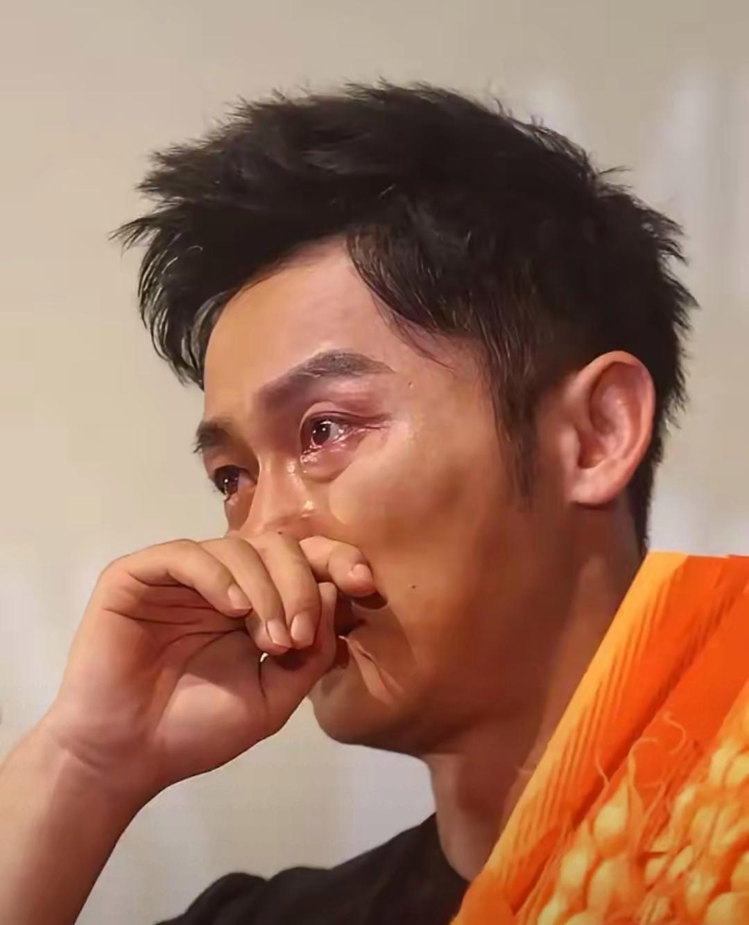 47岁李晨，悲痛发文。8月10日下午，演员李晨更新了动态，发文悼念了一位对他而言