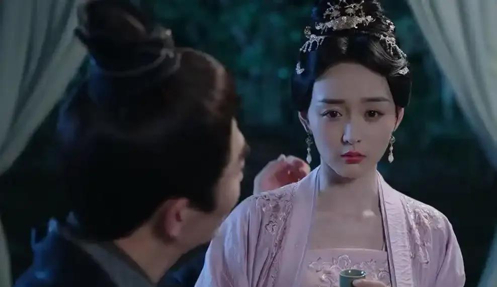 《榜上佳婿》抢先看：一口气带你看完全集剧情。大安朝秋闱放榜之日，江陵首富简家设下
