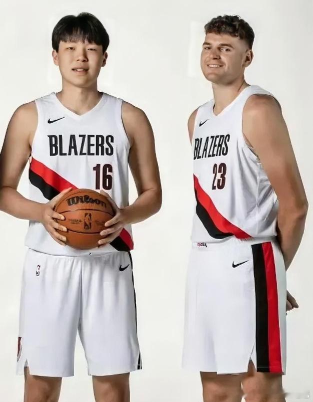 克林根稳健高效,杨瀚森仍需适应!数据差距明显克林根:本场出战22分钟,投篮