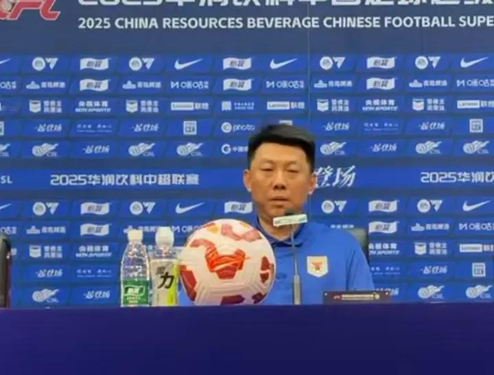 泰山队赛前发布会唐田代替出席：很快大家都会看到一个不一样的泰山队。希望我们是青春