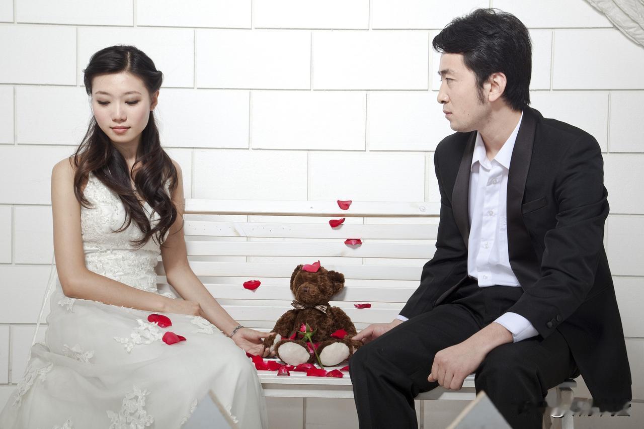 女人太亏了！不管一婚二婚，还是同居、搭伙、野合，但凡男女在一起，女人都会叫屈。为