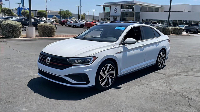 吉利星瑞和速腾怎么选看网上对比的最多的还是星瑞和速腾两款车，而且网上的车评人一