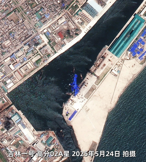 【中国民用卫星拍到朝鲜驱逐舰下水事故：舰体倾斜近90度、扭曲变形】5月28日消息