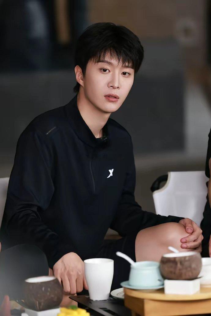 当范丞丞在《现在就出发3》三把狼人杀都是第一个出局，节目组真的有点“技穷”了。很