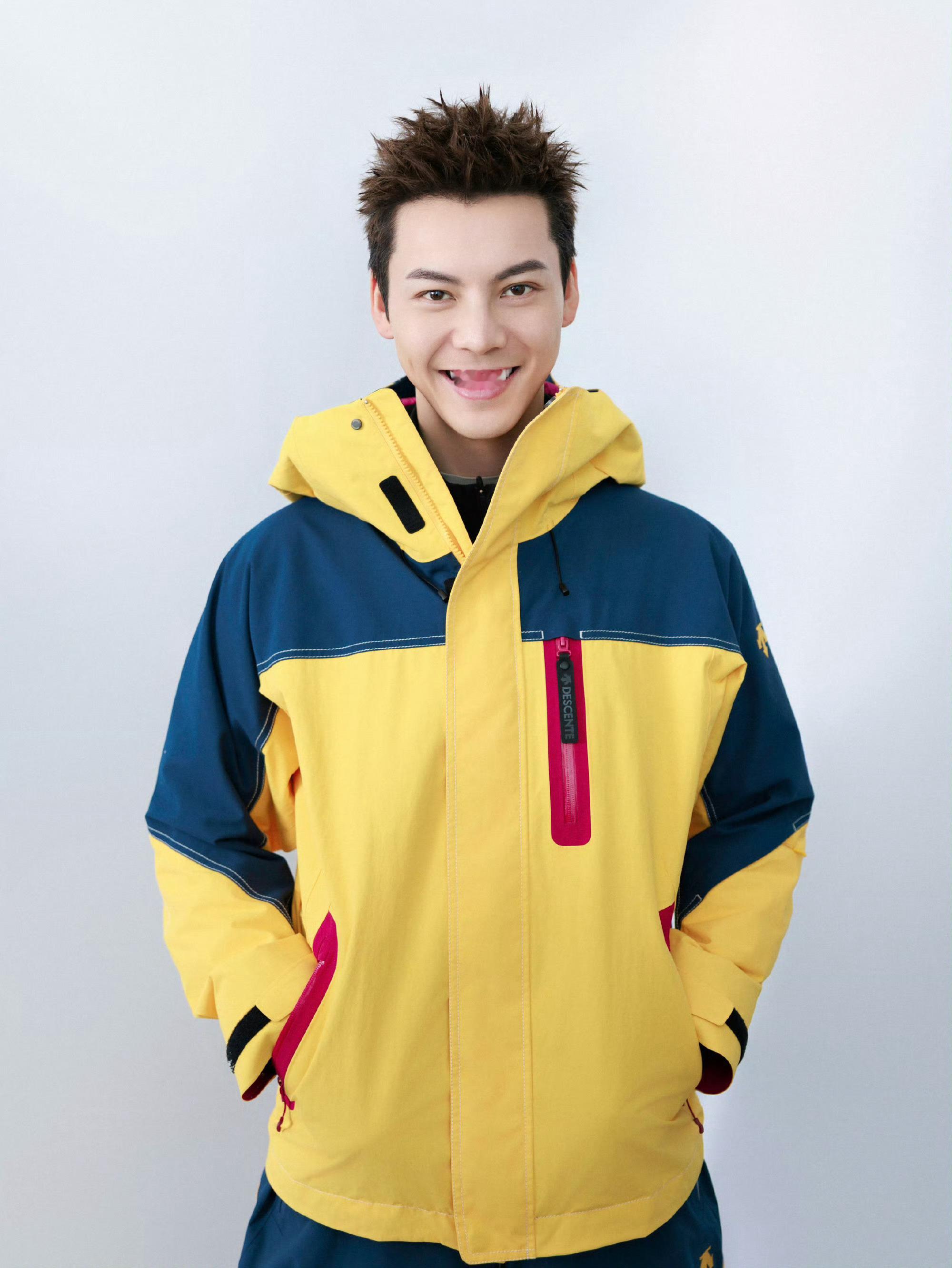 陈伟霆满40减20陈伟霆这颜值状态，简直开了挂！四十岁和十年前没啥差别，生图都超