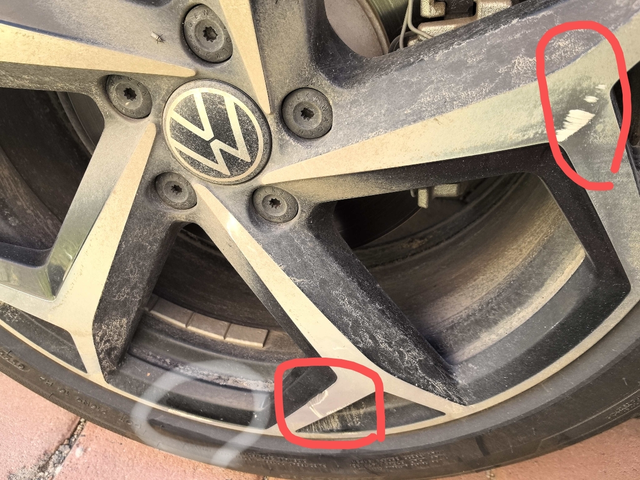 迈腾轮毂刮蹭轮毂一点刮蹭，用不用修复啊