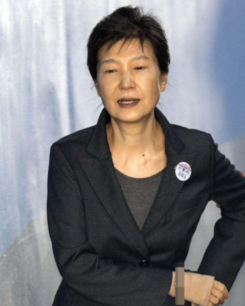 站在了恩人的对立面。即便朴槿惠力挺，金文洙也很难翻盘！韩提前投票结束，选举到了