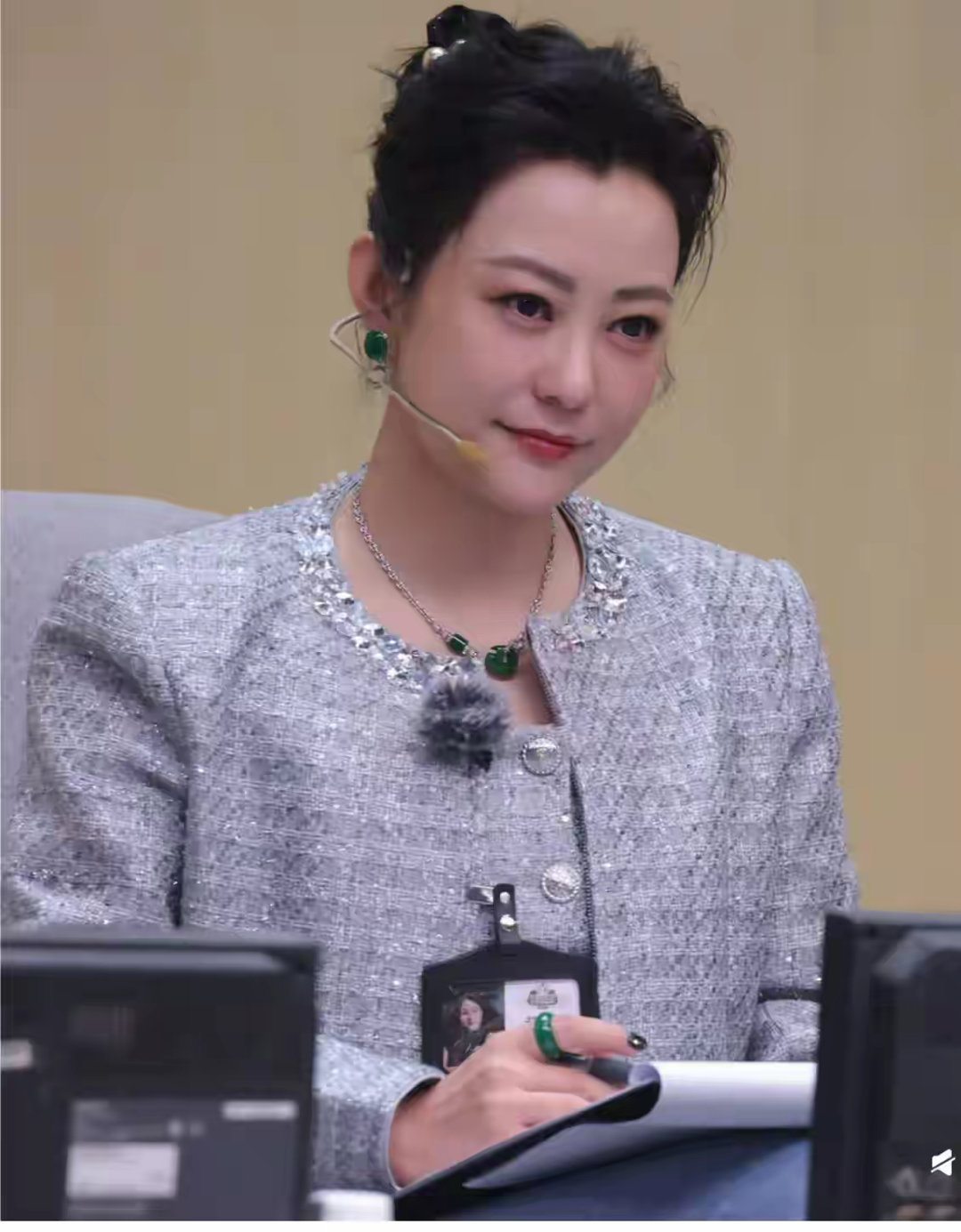 我以前还挺不喜欢郝蕾的，觉得她说话总带刺，但上周看《无限超越班3》，我改主意了。