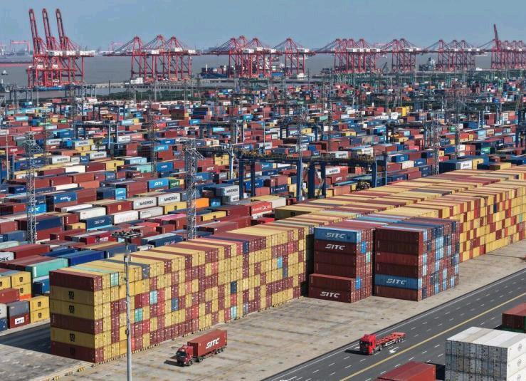 数据显示，中国去年出口增长了6.1%，进口增长0.5%。海关总署1月14日发布进