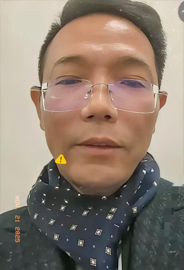 1月21日下午，李圣律师和两位助理走进了会场，王某晶和王某利也进去了。有网友说王