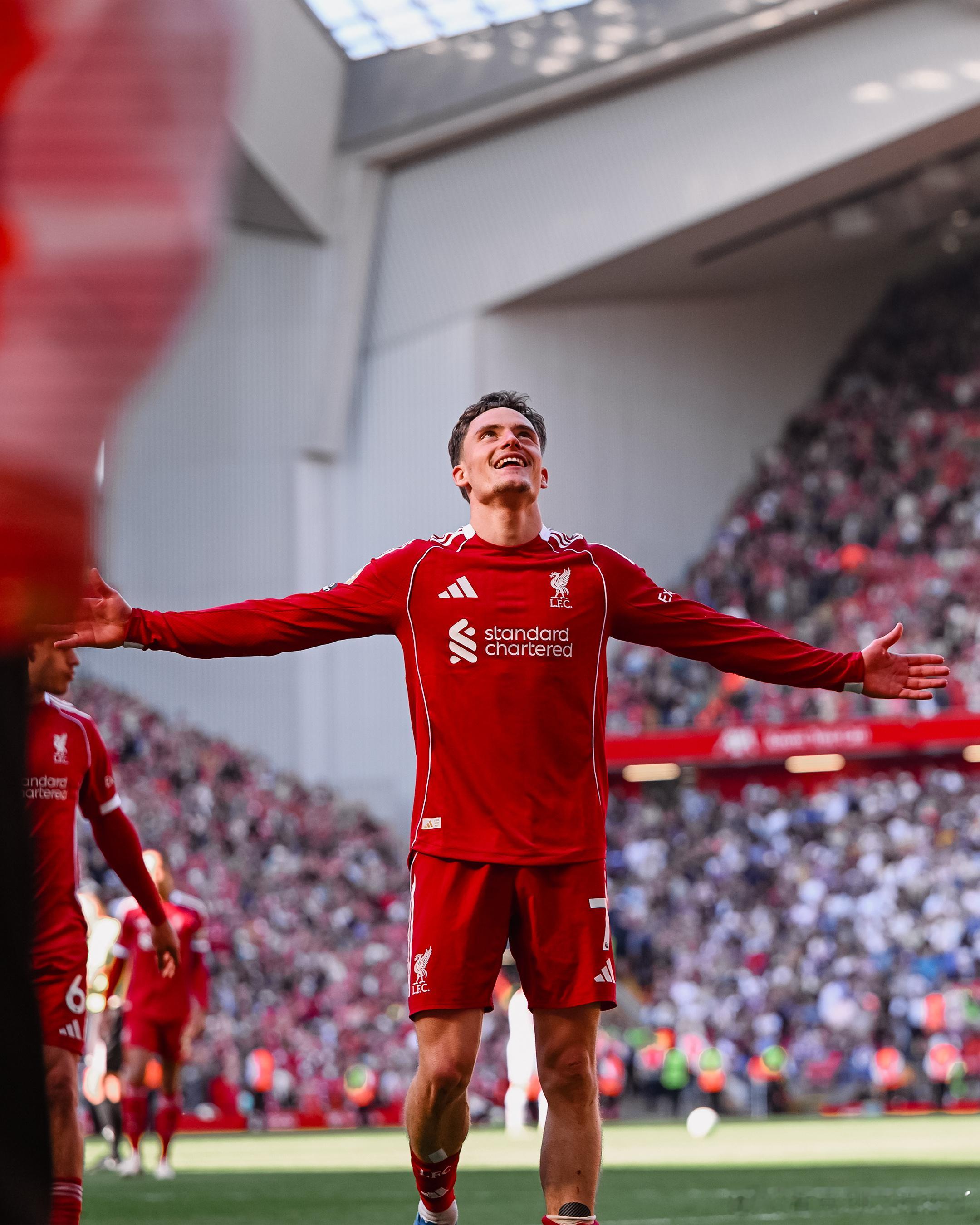 迎接安菲尔德的掌声（迎接你的王吧）利物浦