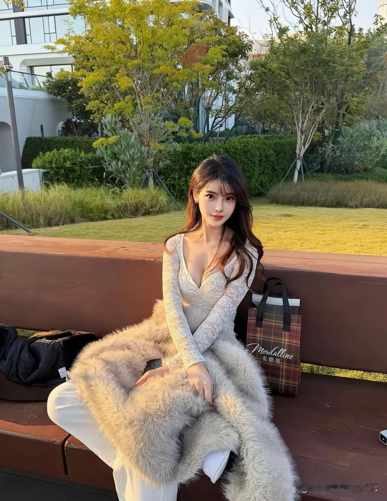 不得不说，这样的颜值在普通人里，算得上天花板了吧？