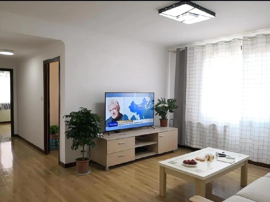 航天城地铁口附近这套房子今天终于租出去了，不知道是该哭还是该笑，房子从去年十一月