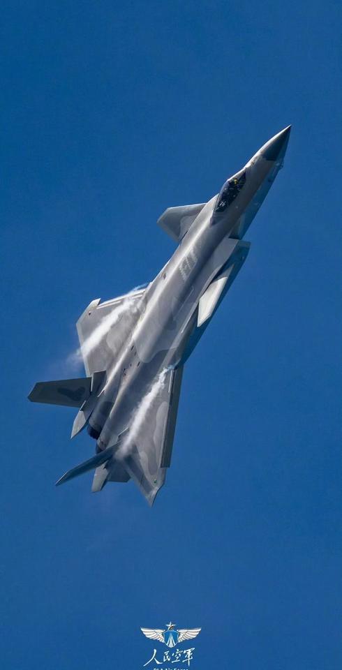 【转存收藏！这波中国战机壁纸你值得拥有】安全感满满的高清战机壁纸铁翼展长空，炫