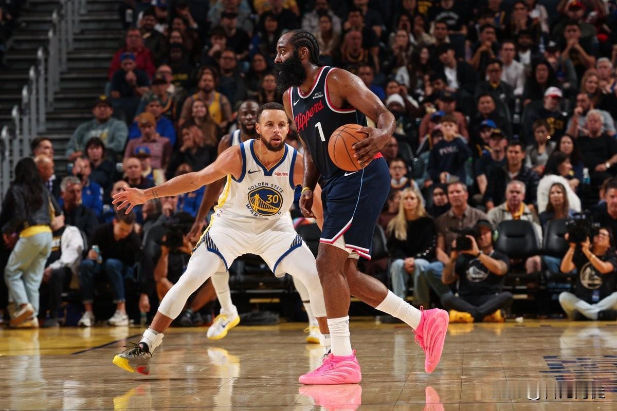 快船怎么了？输球好像是理应输，赢球看不到光。教练组包括小范甘迪，是罪魁祸首