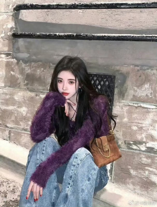 内娱欠鞠婧祎一个都市剧她造型能驾驭百变风格，眼神里全是戏，多想看她在霓虹都市里