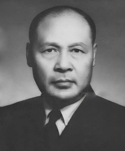 1949年10月1日，杀害我党300多条人命的杨虎，登上了天天安门，参加开国大礼