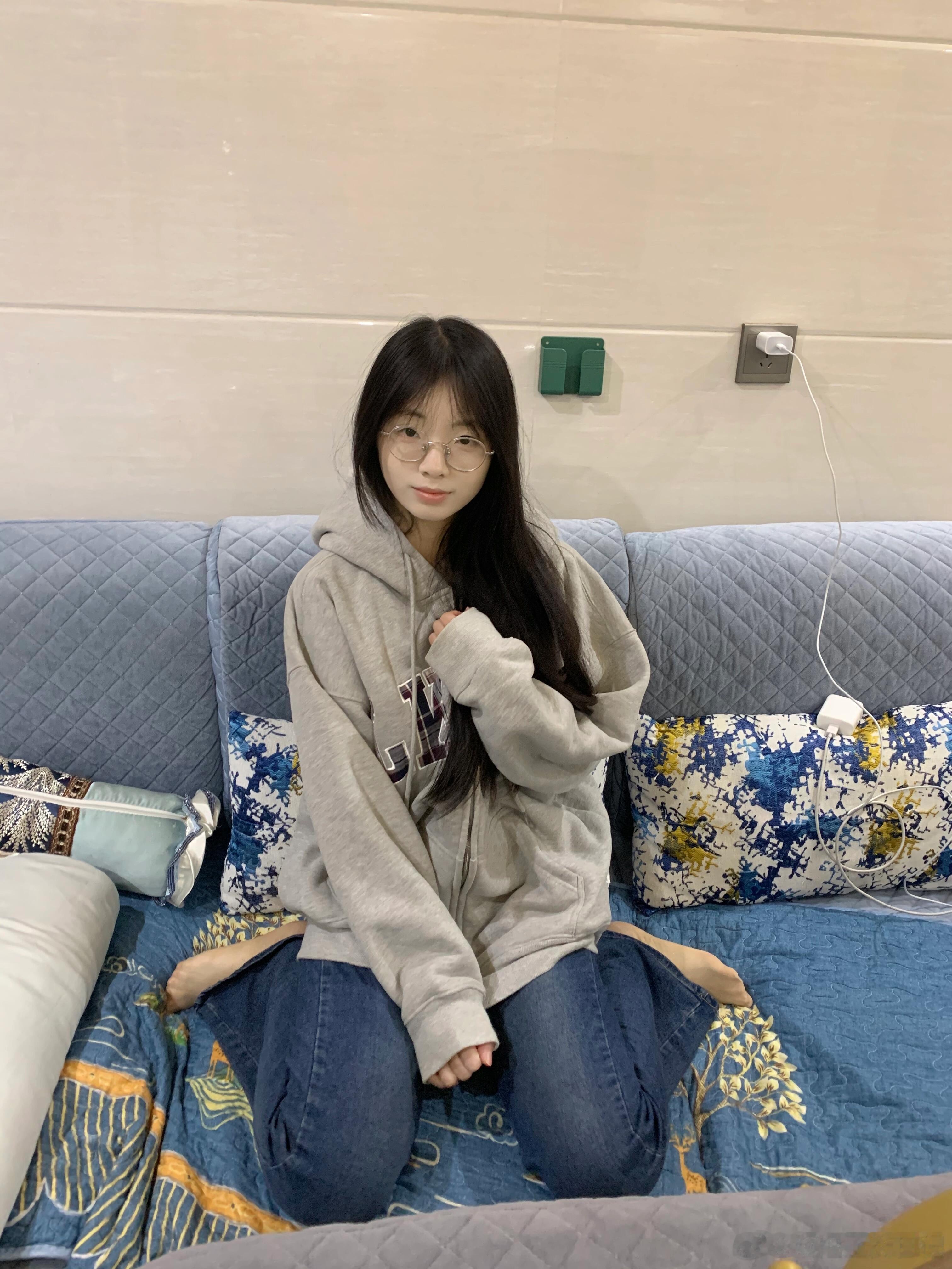 约拍青涩的样子美女绘梦长廊