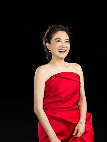 揭娱乐圈不老美魔女 50岁女星写真如少女