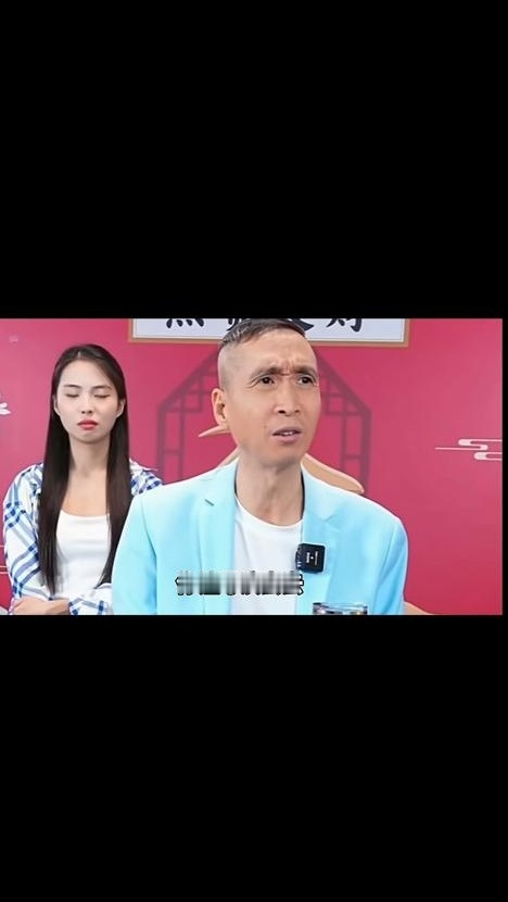 郭德纲说郭麒麟红到导演得跪着迎，条子哥立马开喷：不尊重人，飘了。结果郭麒麟轻飘飘一句：爸，其实我才是