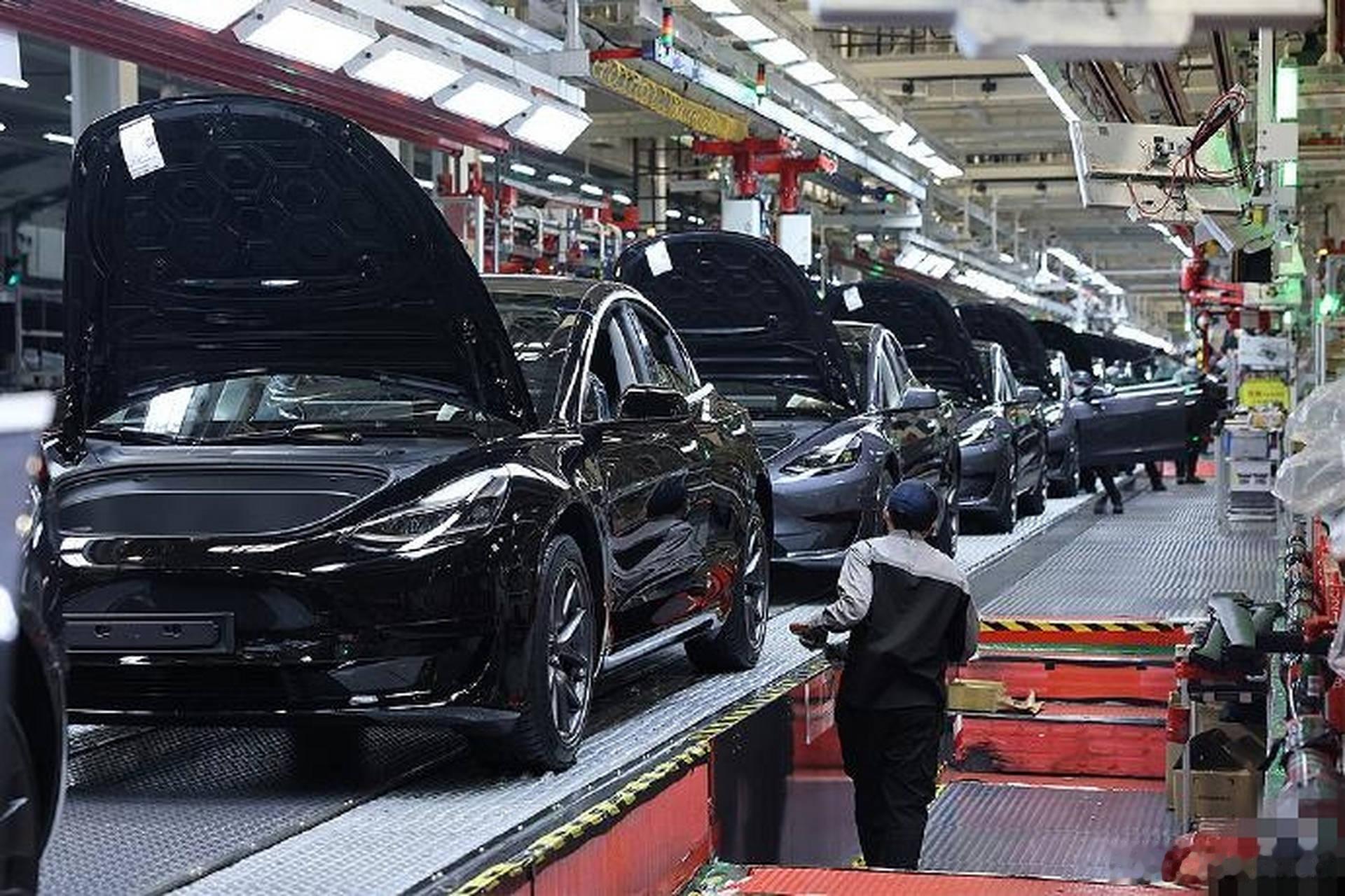 特斯拉ModelS和X生产线，意味着什么？特斯拉完成身份转型——从车企变成「通