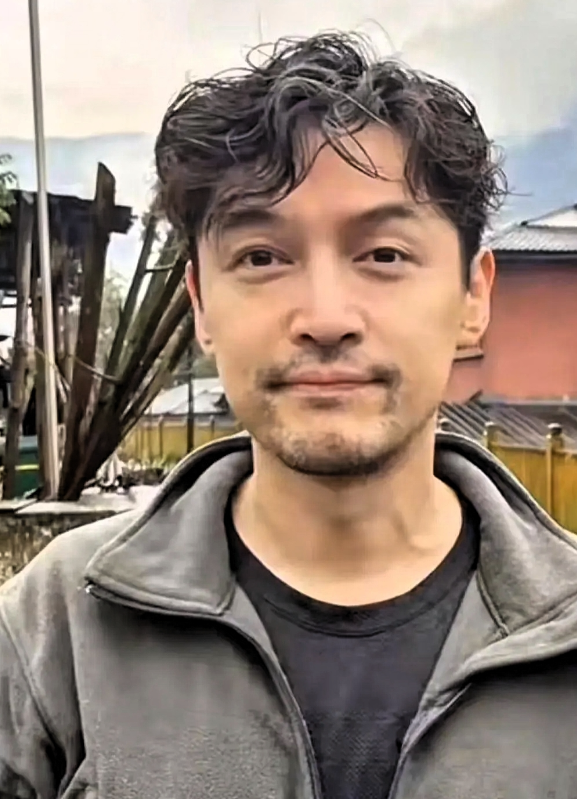 这个世界上我最搞不懂的人,就是胡歌了,胡歌在活动中提到,好友做梦梦到他妈妈