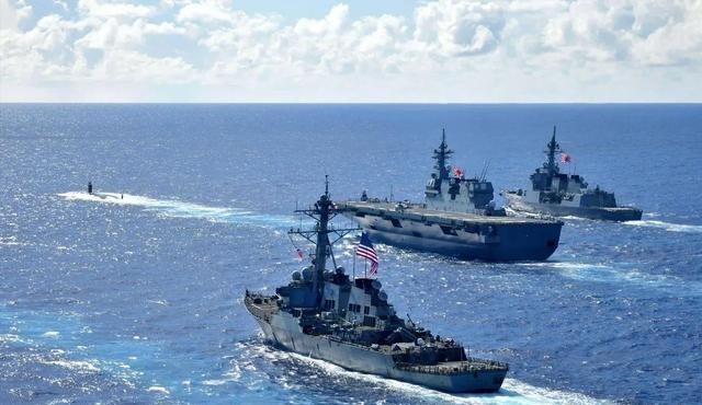 日本军舰刚穿完台湾海峡，不少人以为这不过是例行的自由航行秀，顶多换来北京几句抗议
