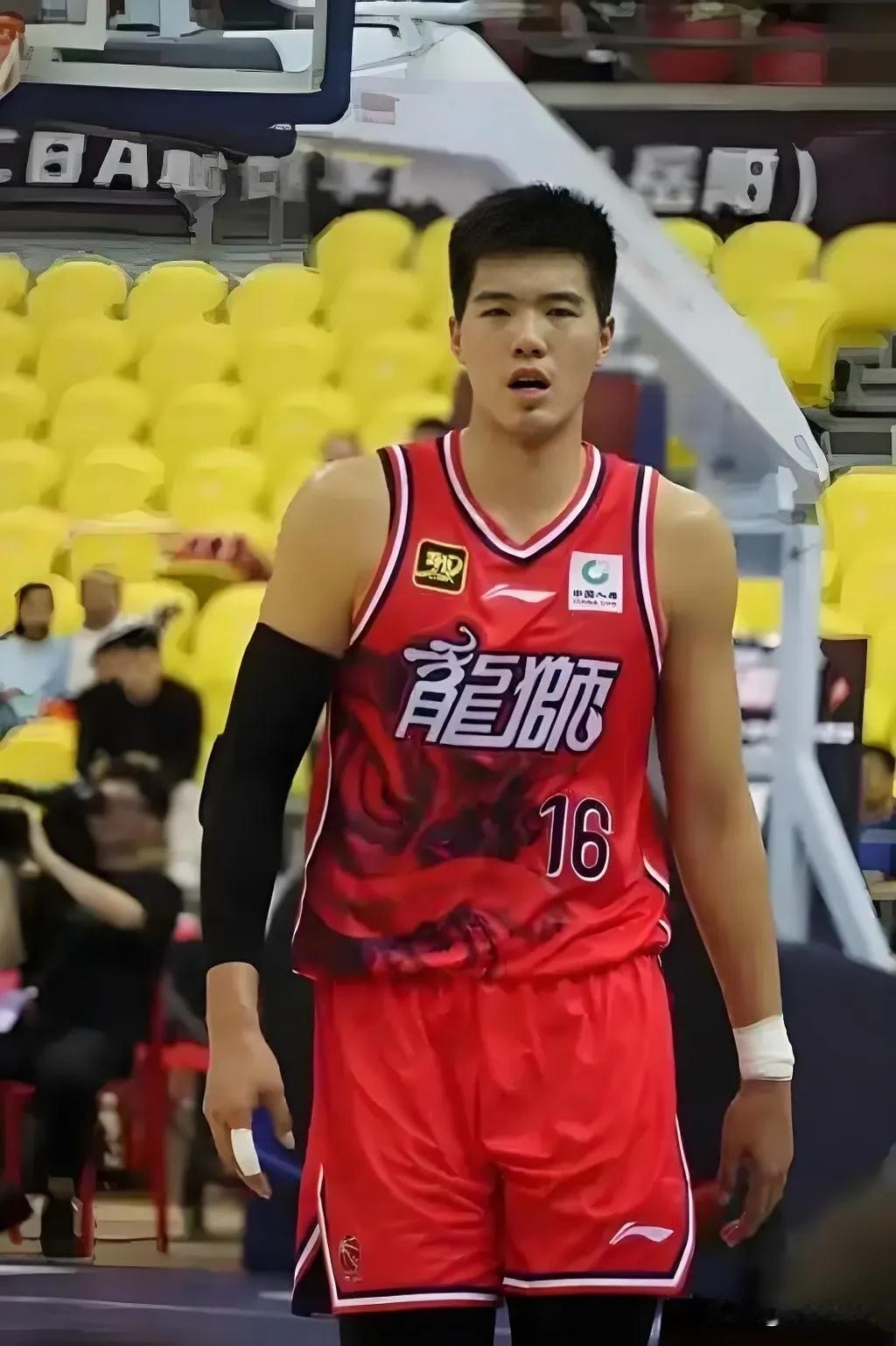 宏远重金换来焦泊乔却面临三大风险！1.身体风险焦泊乔不到24岁，年纪轻轻却容