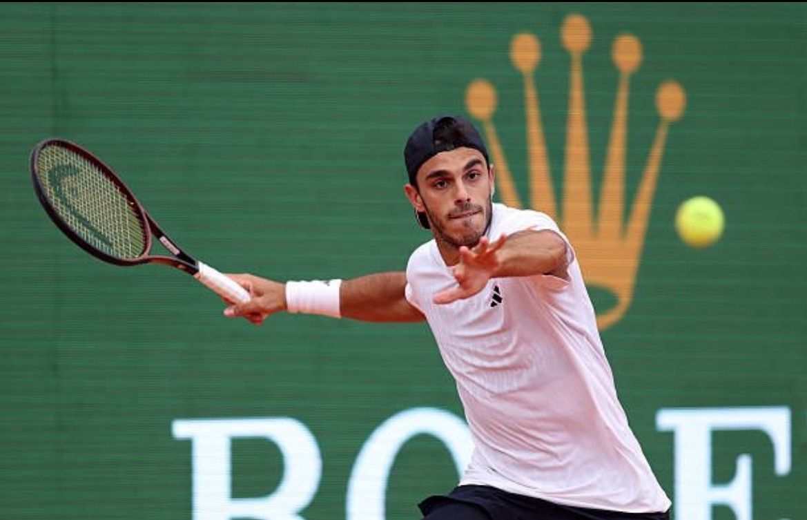 网球talking大会蒙特卡洛大师赛，F·塞伦多洛7-56-4击败三届赛会