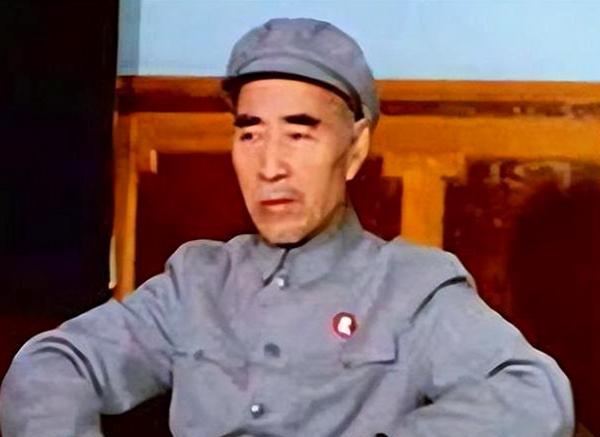 林彪的病情有多么严重？毛主席的保健医生王鹤滨有一次去看望他，发现他的房间里挂满