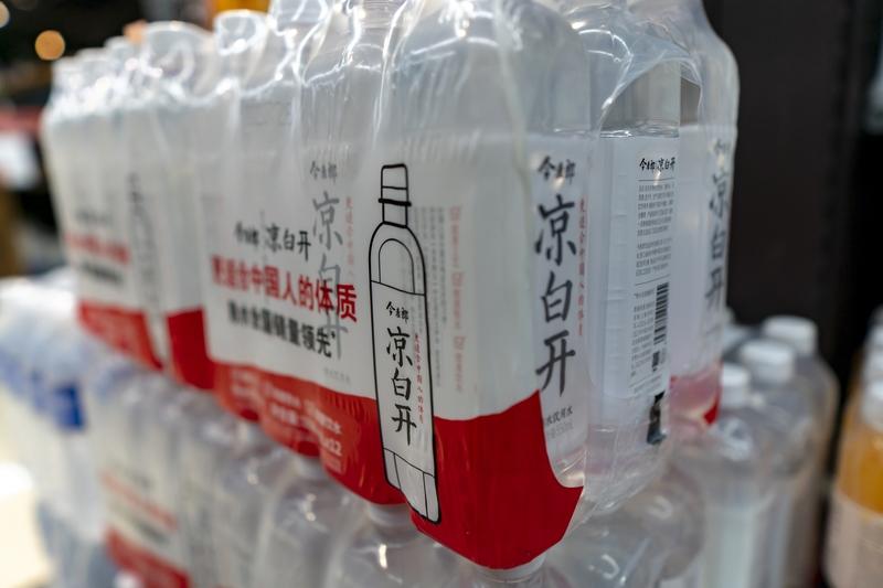 朋友问：“你在体制内这么多年，最大的感受是什么？”我说：稳定，就是有时候稳得像