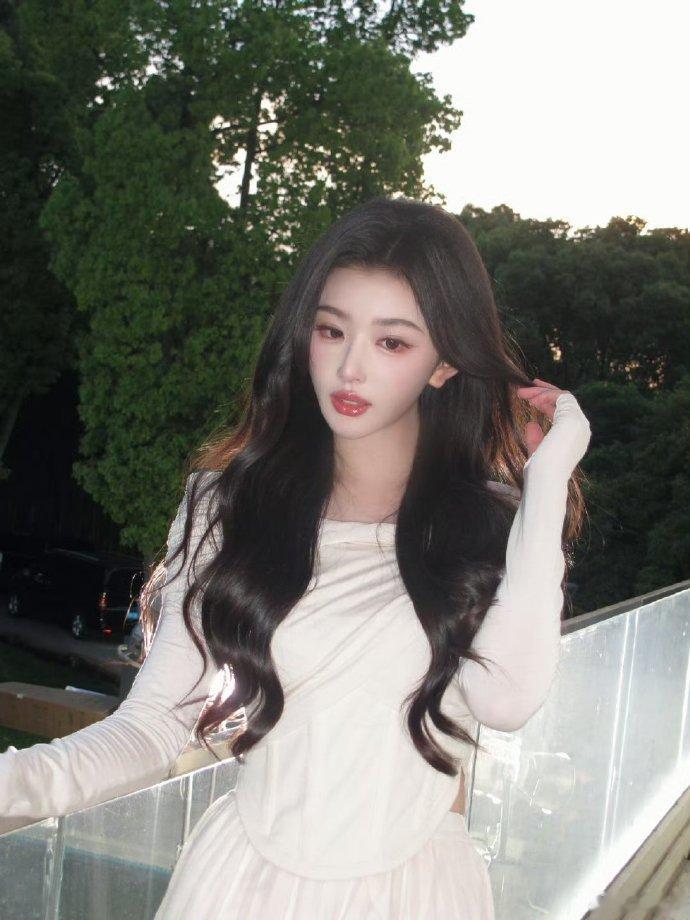 孔雪儿30秒的视频看了30遍谁把俞浅浅拽来风华合伙人跳舞30秒的双面舞台，被戏