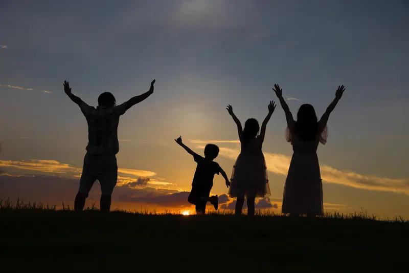 和家长吵了一架，感觉这名家长就是故意找茬。作为一名小学低年级教师，我要求家长检