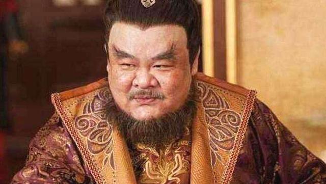 757年，安禄山正熟睡，阉人李猪儿一刀捅进他的肚子，“唰”地往下一划，顿时一片鲜