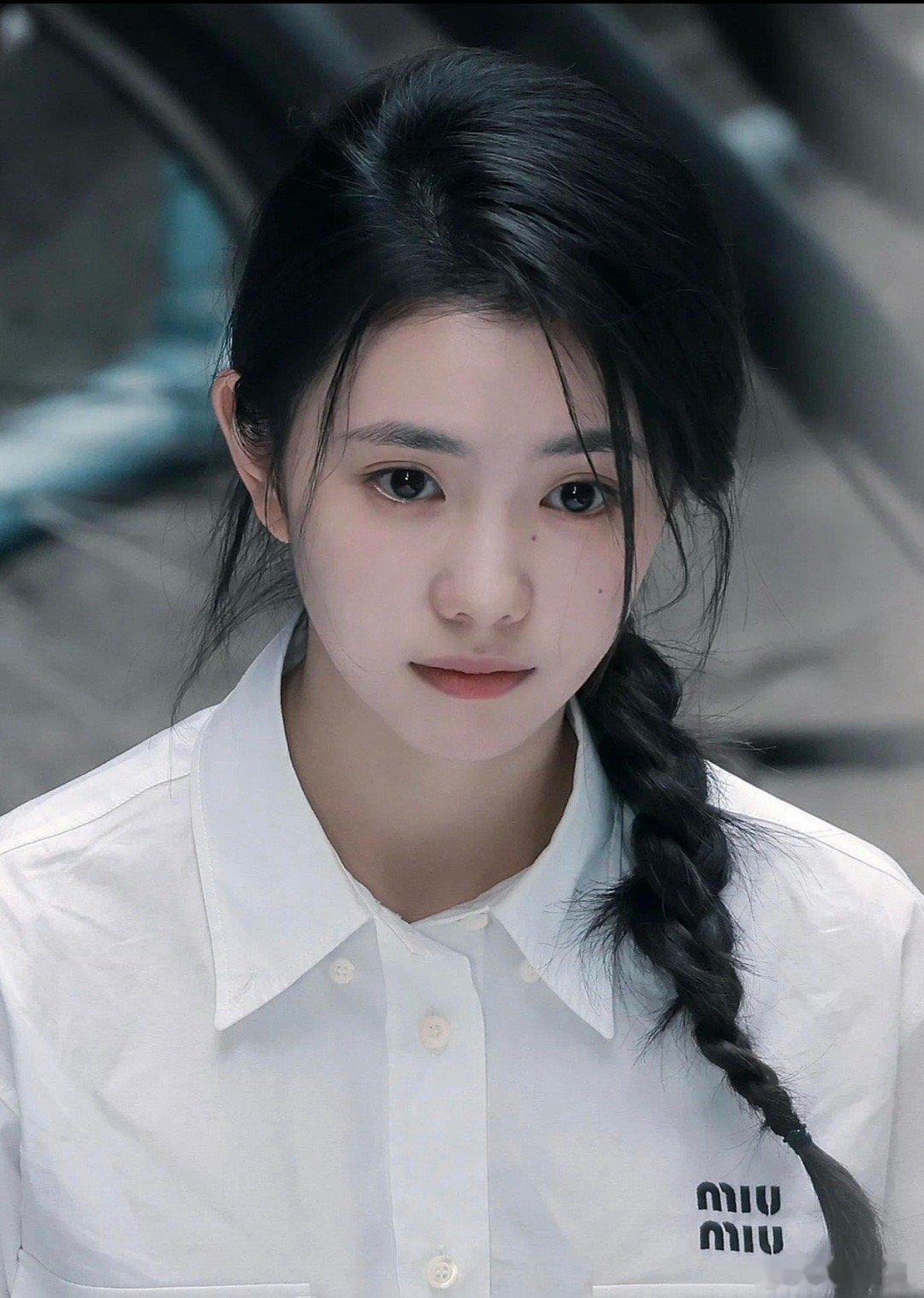 刘浩存应该是生粉最喜欢的那类女演员，不拍吻戏也不会沾染她家哥哥戏外营业也是完成合