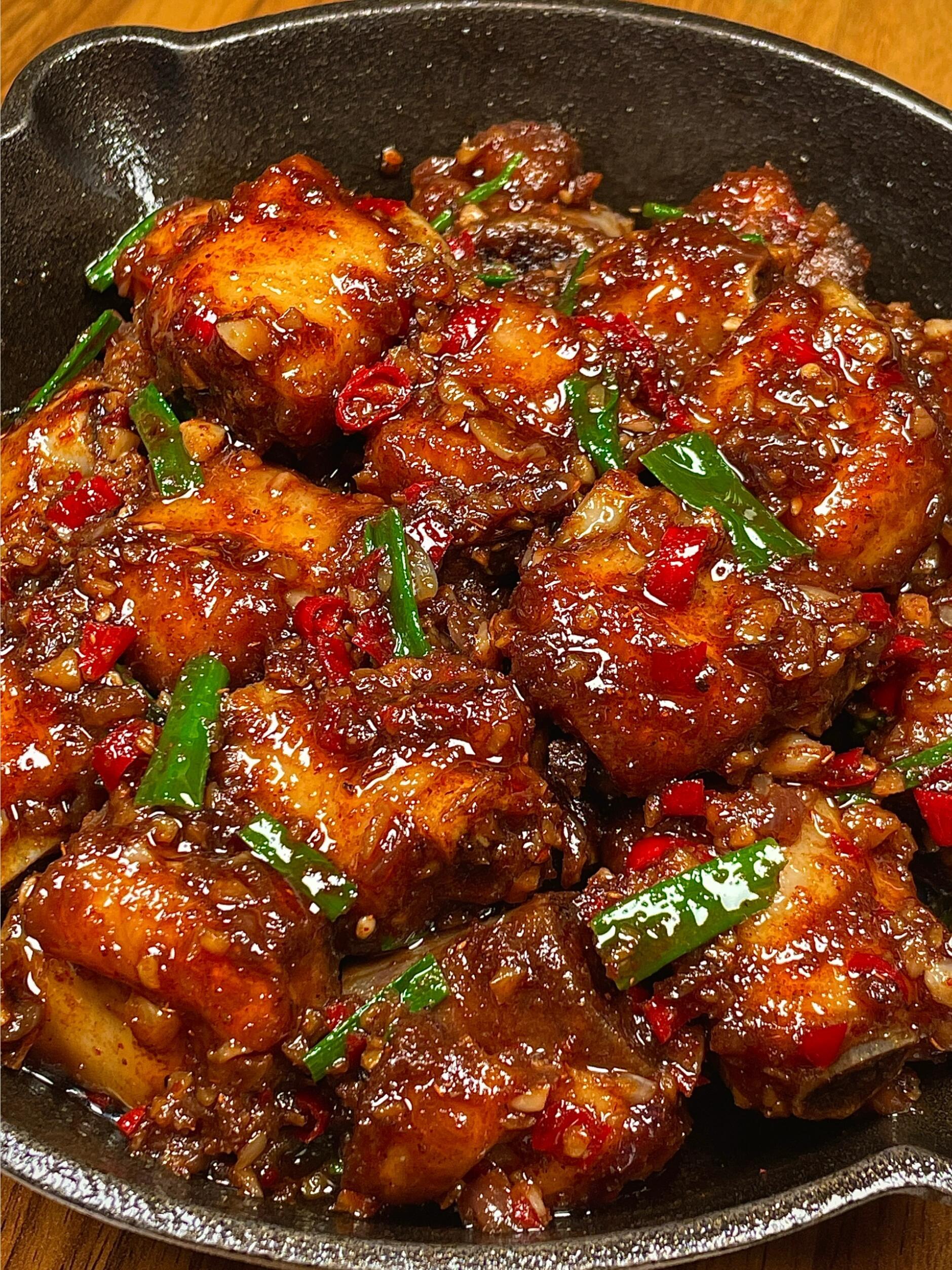 超好吃的蒜香孜然鸡排骨，香迷糊了！外酥里嫩，蒜香浓郁，好吃不腻，好吃到舔手指，