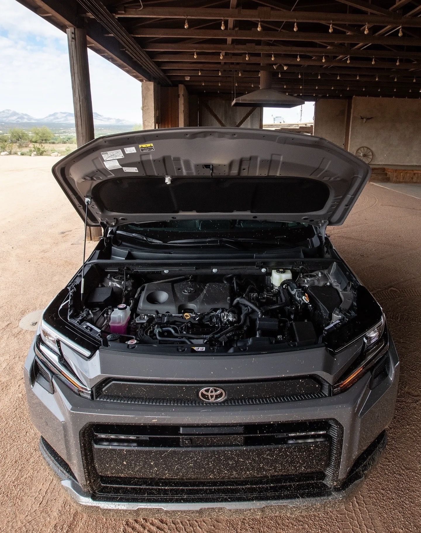 别听销售瞎忽悠四驱多高级、多有面子，RAV4这台车选两驱还是四驱，看用车场景就行