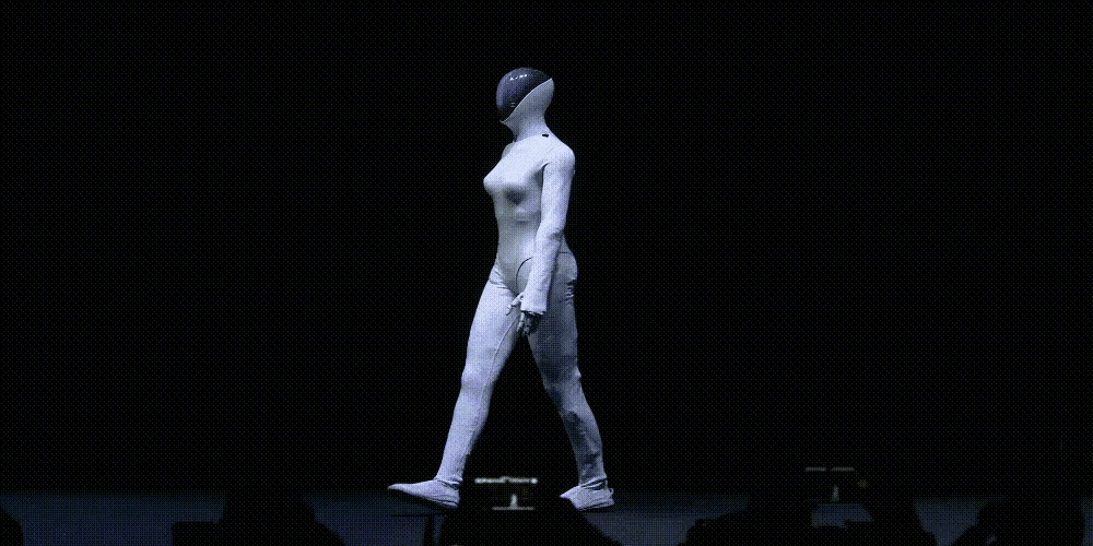 机器人做到这种丝滑的境界，只能说，小鹏，🐮掰！遥遥领先！遥遥领先！