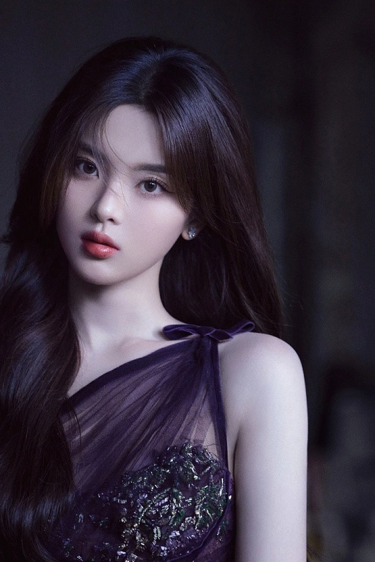 杨超越中国有自己的张元英中国有自己的张元英，她就是杨超越！天生神颜、五官精致灵