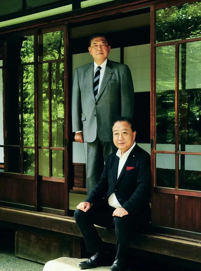 日本现任首相是石破茂。以下是他的简介以及其家庭成员的相关情况：石破茂简介石破