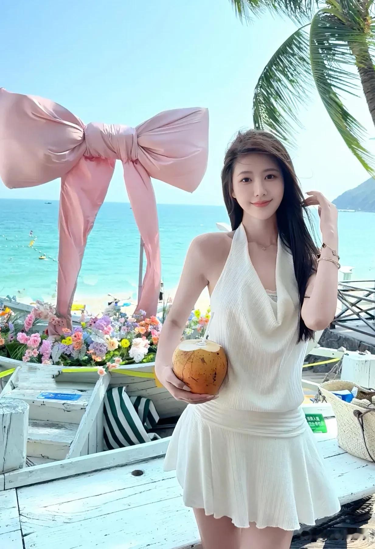 靓丽的女神，海边美照佳作