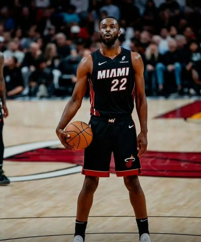 劲爆预测，湖人换来维金斯，蒙克，艾莉丝劲爆预测贴，湖人用八寸和克内克特以及一个