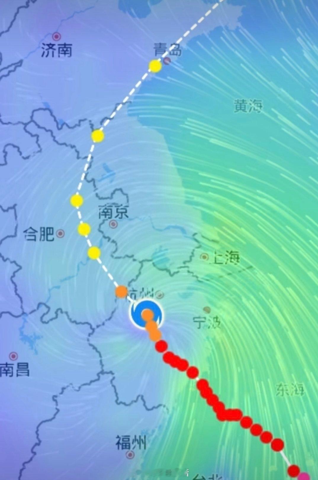 台风巴威来袭江苏南部或有龙卷风台风“巴威”这波排面拉满了，带着暴雨也就算了，居然