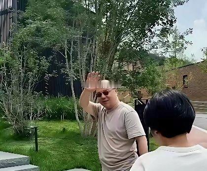看到现在的窦唯，我好像明白王菲和窦靖童为啥不恨他了