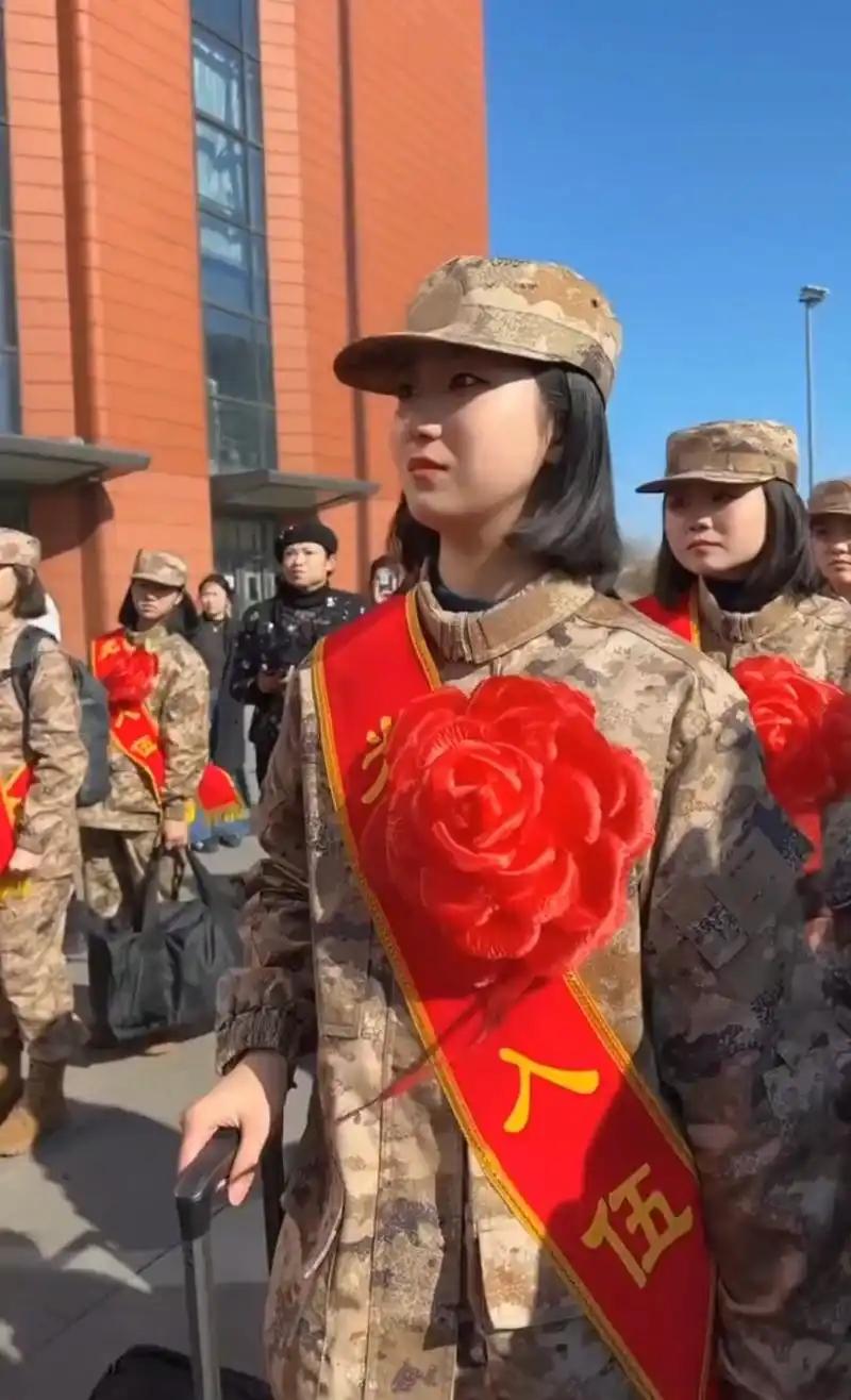 参军入伍的都是学渣吗？前段时间，我听闻有人议论，说如今参军入伍的都是学渣。