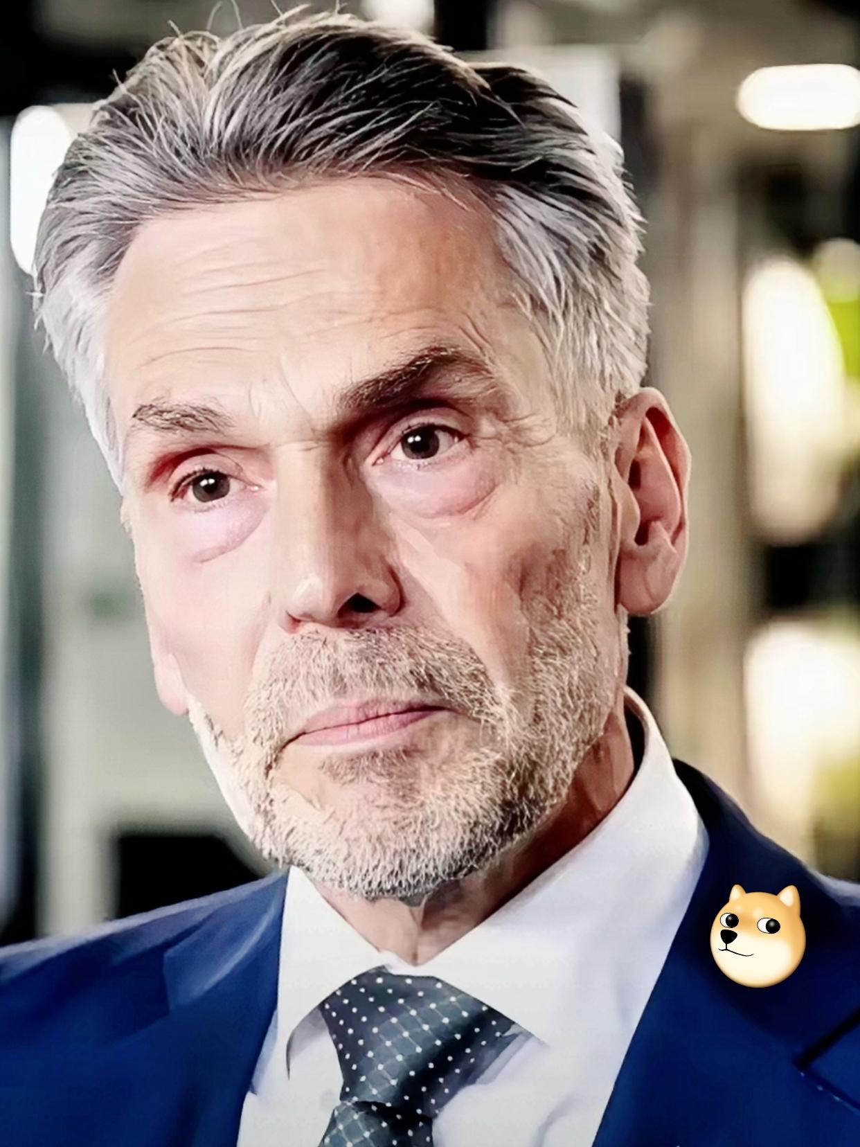 反制说到就到！荷兰刚宣布要卡ASML对华光刻机维修，中国就直接收紧了镓、锗、锑的